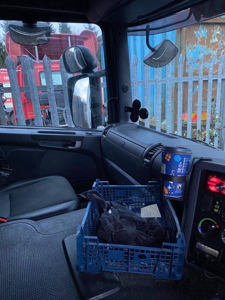 Scania P230 4x2 - Box van: picture 5 Scania P230 4x2 - Box van: picture 5