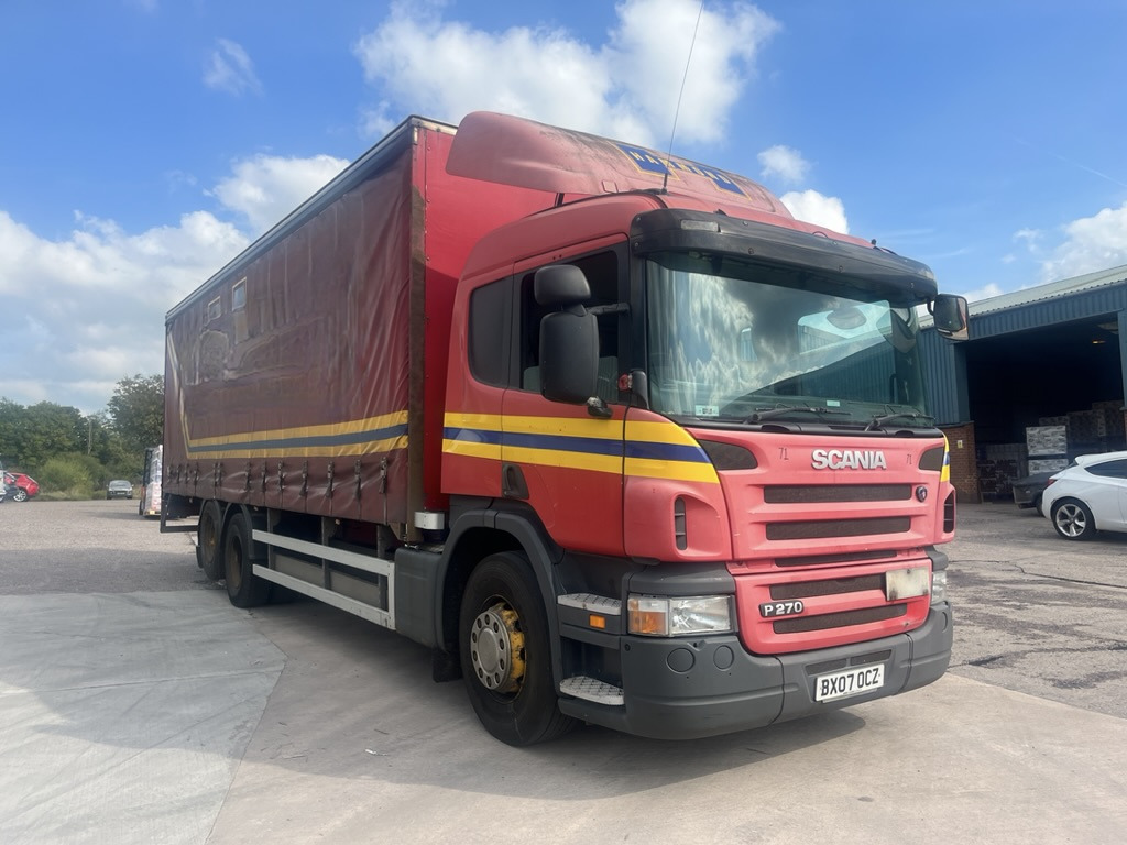 Scania P270 6x2 Curtain side. - Curtainsider truck: picture 2 Scania P270 6x2 Curtain side. - Curtainsider truck: picture 2
