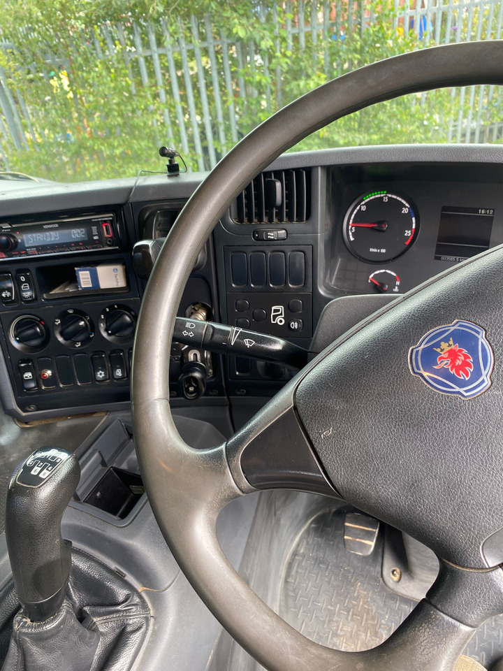Tipper Scania P410 8X4: picture 7