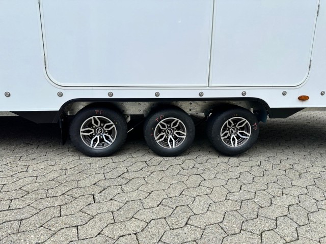 Brian James Race Transporter 7, RT7 397-6023-35-3-10-W, 6000 x 2300 mm, 3,5 to. - Autotransporter trailer: picture 2 Brian James Race Transporter 7, RT7 397-6023-35-3-10-W, 6000 x 2300 mm, 3,5 to. - Autotransporter trailer: picture 2