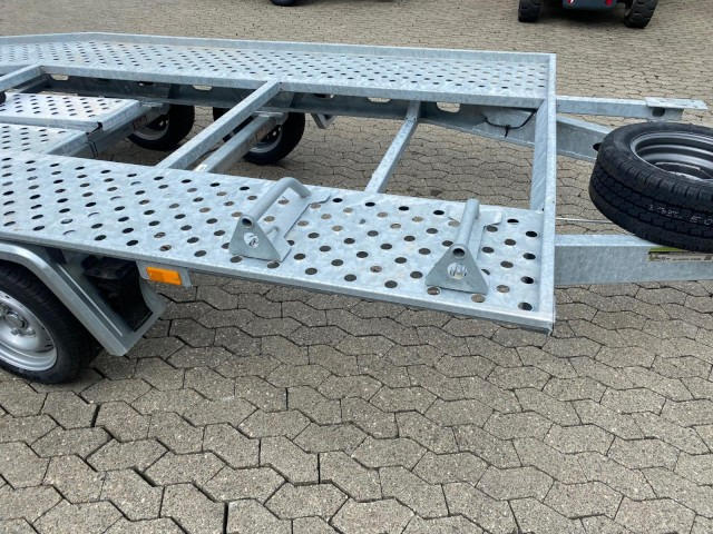 Gala BGG Taurus 4530SL 4550 x 2050 mm, 3,0 to. ZG, 2-Achs - Autotransporter trailer: picture 3 Gala BGG Taurus 4530SL 4550 x 2050 mm, 3,0 to. ZG, 2-Achs - Autotransporter trailer: picture 3