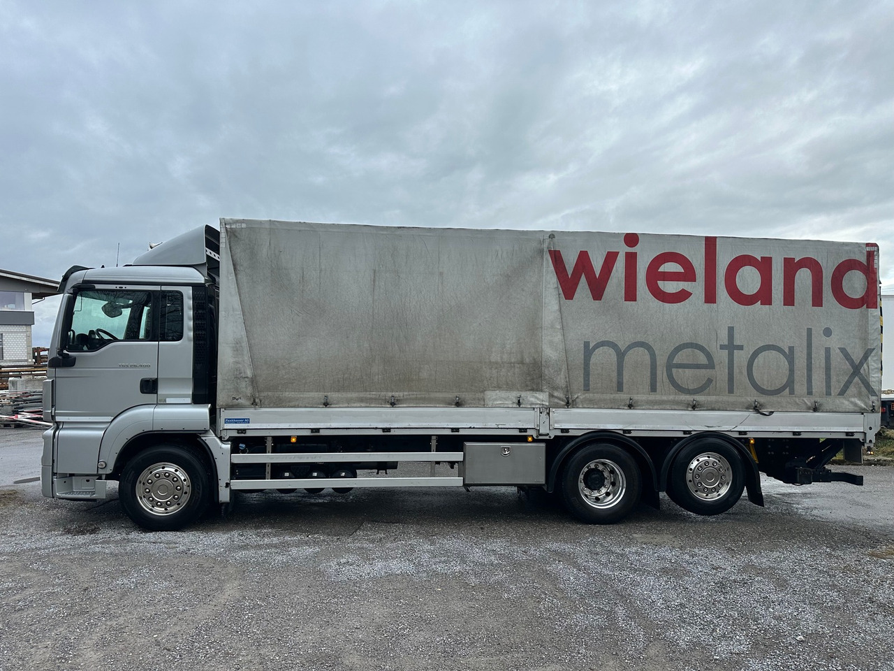 MAN TGS 26.400 6x2 - Curtainsider truck: picture 3 MAN TGS 26.400 6x2 - Curtainsider truck: picture 3