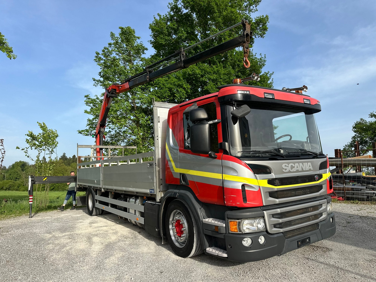SCANIA P410 Euro6 4x2 Palfinger 13001 - Dropside/ Flatbed truck, Crane truck: picture 2 SCANIA P410 Euro6 4x2 Palfinger 13001 - Dropside/ Flatbed truck, Crane truck: picture 2
