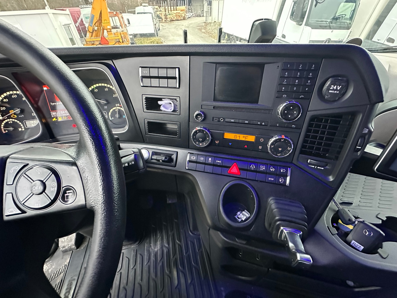 MERCEDES-BENZ Actros 18.45 4x2 - Tractor unit: picture 4 MERCEDES-BENZ Actros 18.45 4x2 - Tractor unit: picture 4