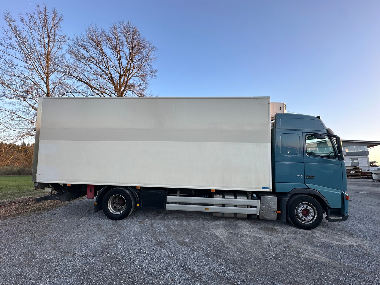 Refrigerator truck VOLVO FH 400 4x2 Kühler: picture 8