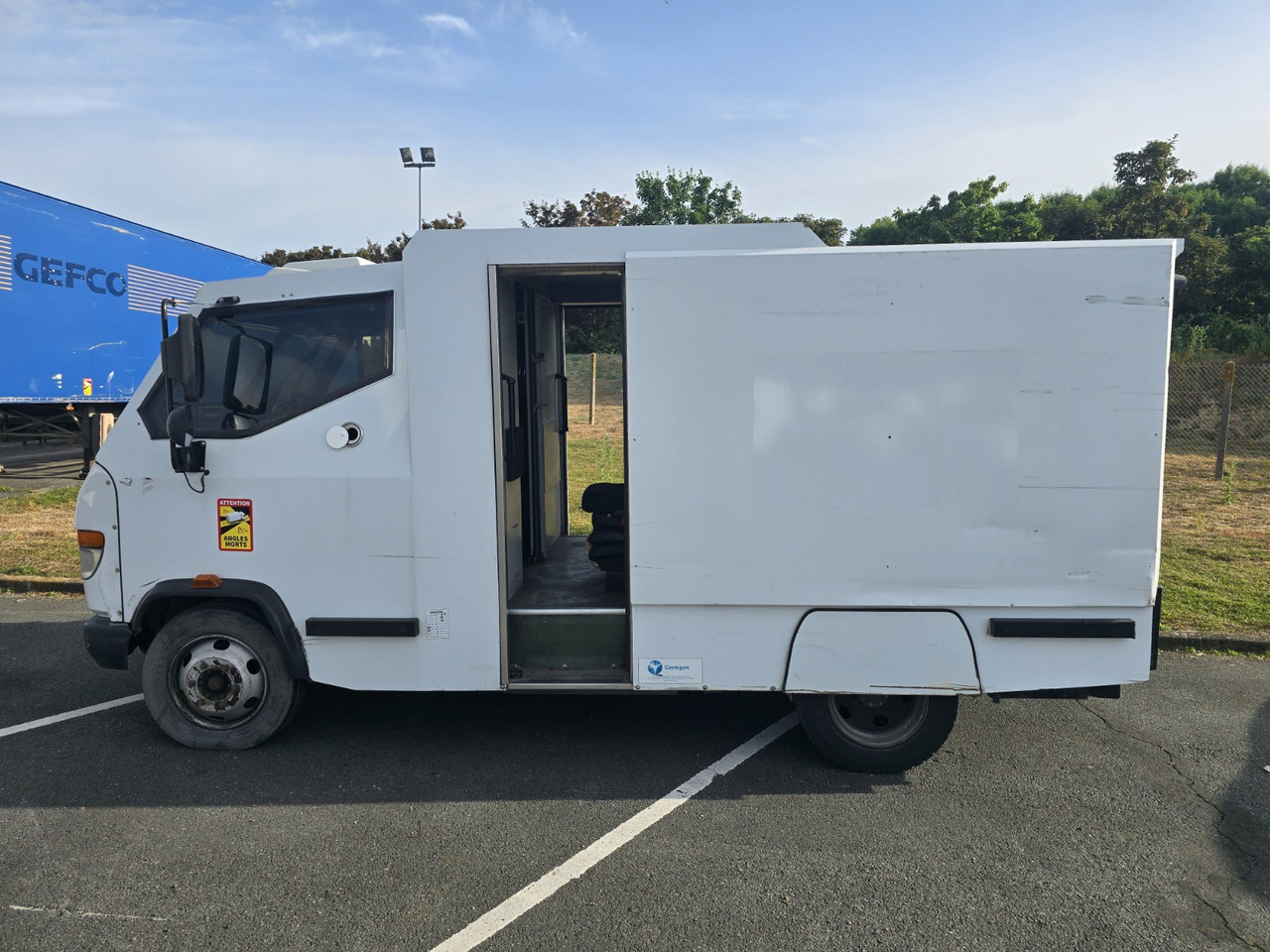 Mercedes Vario 816 - Cash in transit vehicle: picture 5 Mercedes Vario 816 - Cash in transit vehicle: picture 5