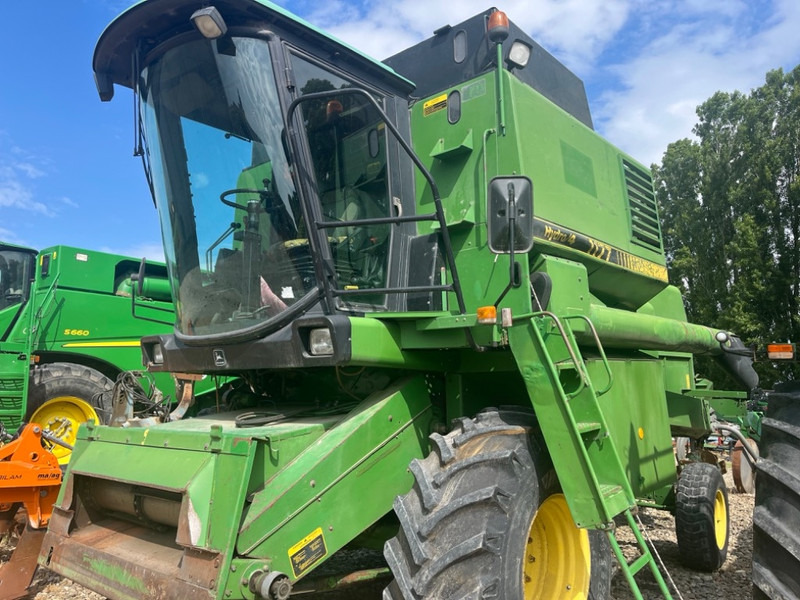 John Deere 1177 - Combine harvester: picture 1 John Deere 1177 - Combine harvester: picture 1