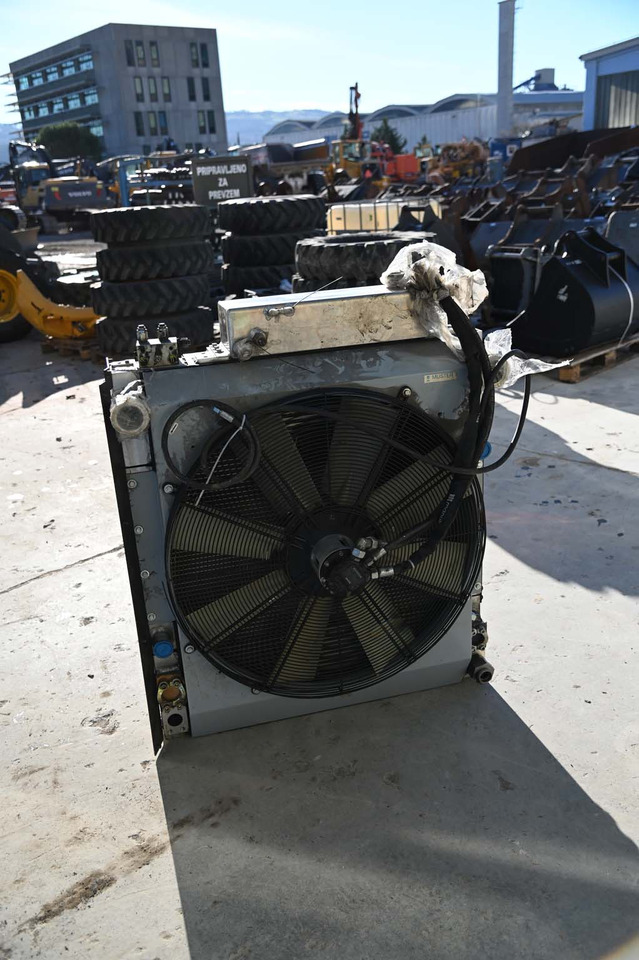 AKG engine cooling radiator - Radiator for Construction machinery: picture 3 AKG engine cooling radiator - Radiator for Construction machinery: picture 3