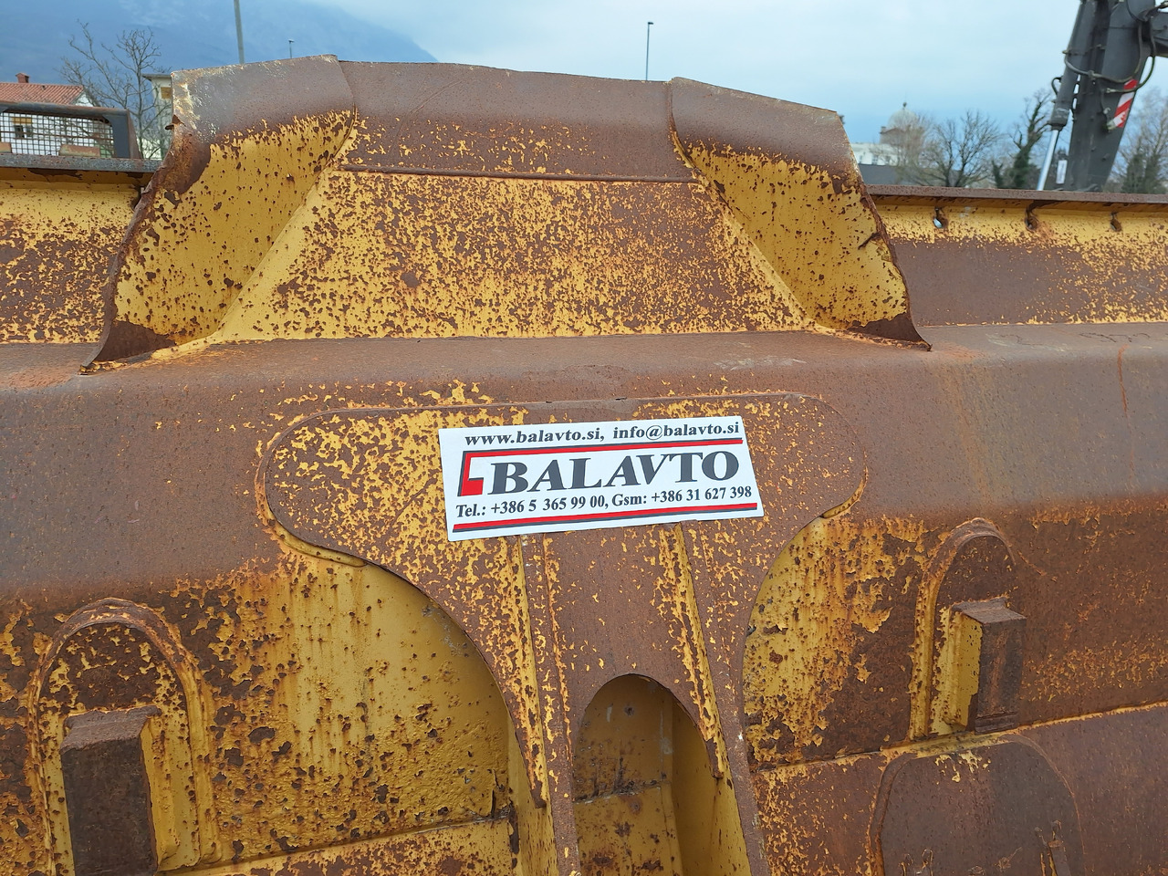 Caterpillar Loader bucket 3300 mm - Loader bucket: picture 4 Caterpillar Loader bucket 3300 mm - Loader bucket: picture 4