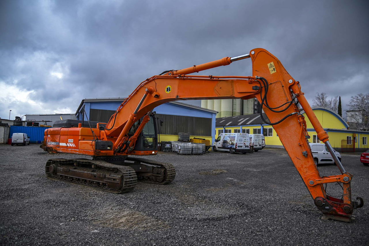 Crawler excavator DOOSAN DX340LC: picture 10