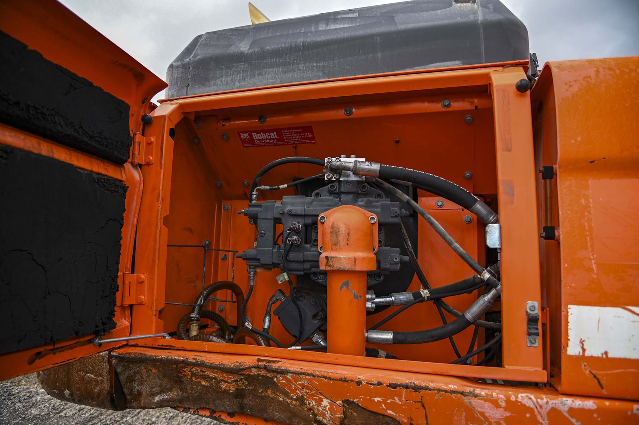 Crawler excavator DOOSAN DX340LC: picture 35