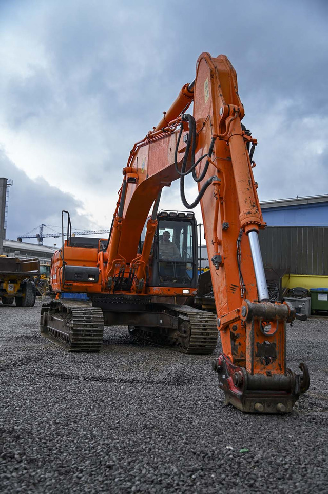 Crawler excavator DOOSAN DX340LC: picture 11