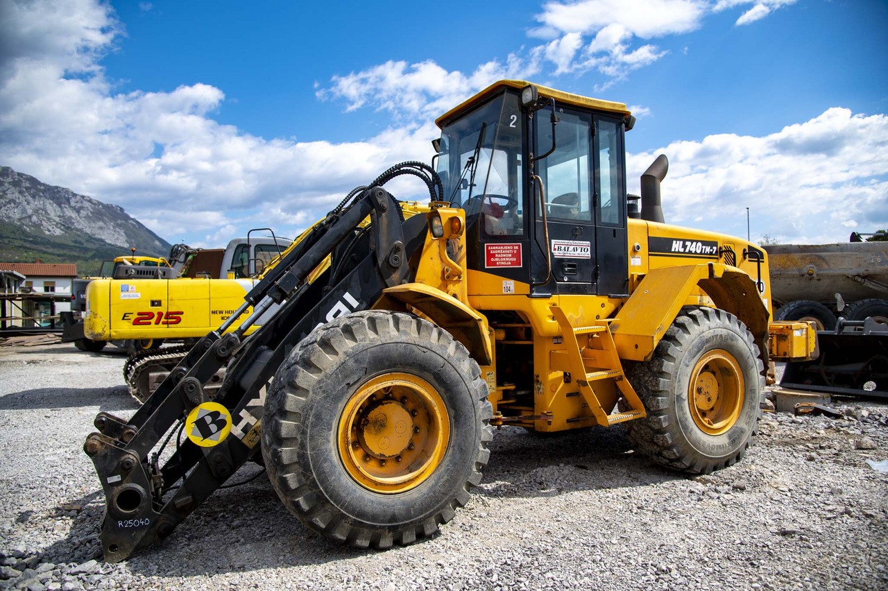 HYUNDAI HL740TM-7 for parts - Wheel loader: picture 2 HYUNDAI HL740TM-7 for parts - Wheel loader: picture 2