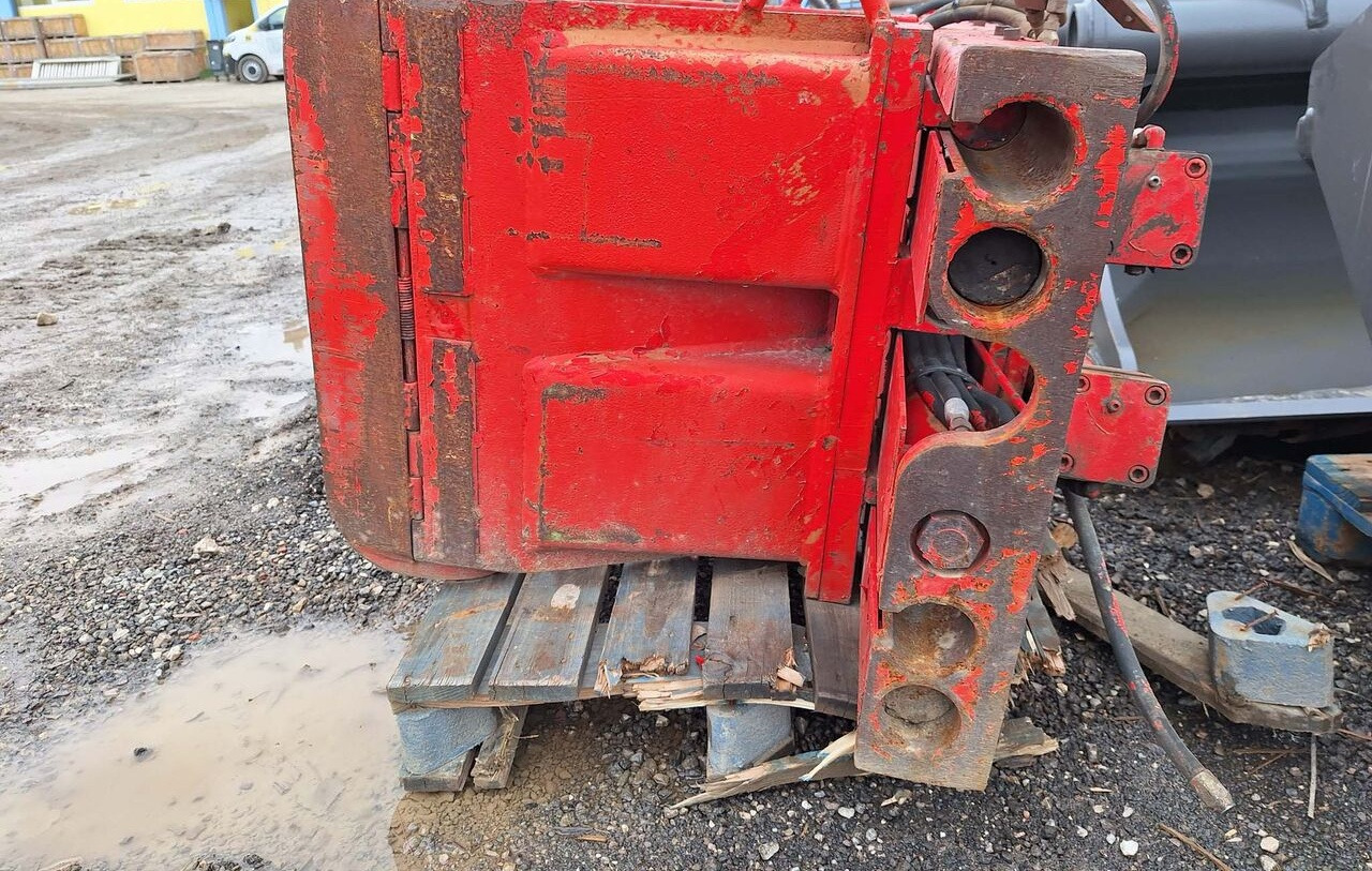 Hay bale grab - Clamp for Agricultural machinery: picture 4 Hay bale grab - Clamp for Agricultural machinery: picture 4