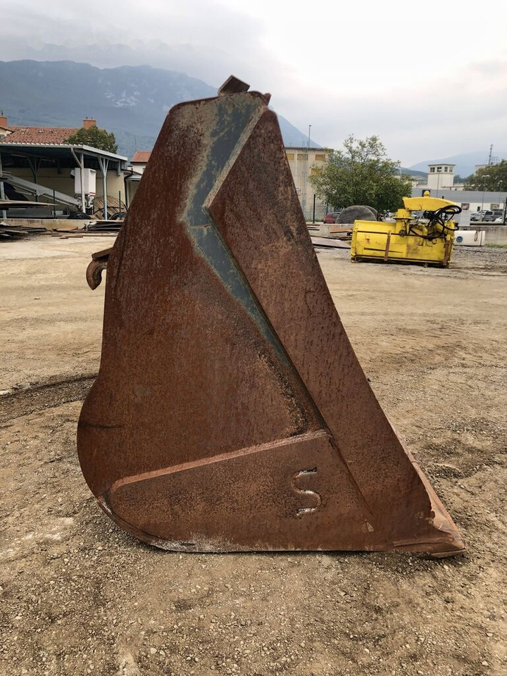 Loader bucket 3400 mm Volvo - Loader bucket: picture 3 Loader bucket 3400 mm Volvo - Loader bucket: picture 3