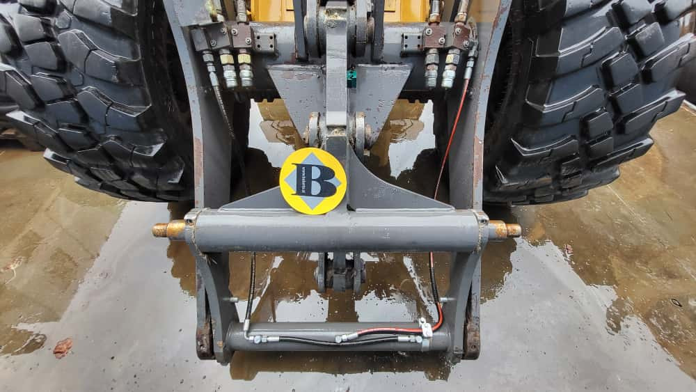 Quick coupler 2813127 for Volvo L40, L40B, L45, L45B - Quick coupler for Wheel loader: picture 1 Quick coupler 2813127 for Volvo L40, L40B, L45, L45B - Quick coupler for Wheel loader: picture 1