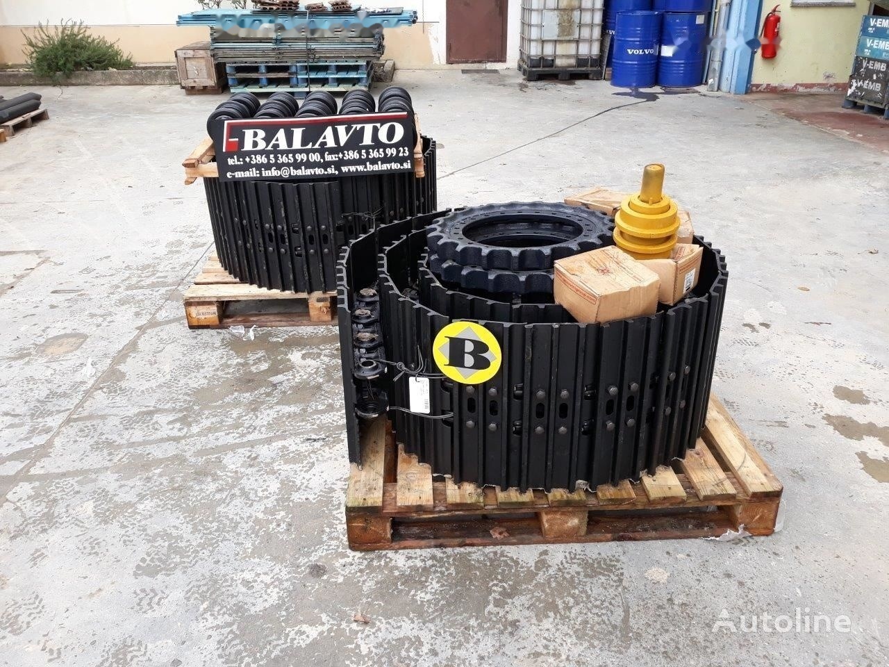 - Track for Excavator: picture 2 - Track for Excavator: picture 2