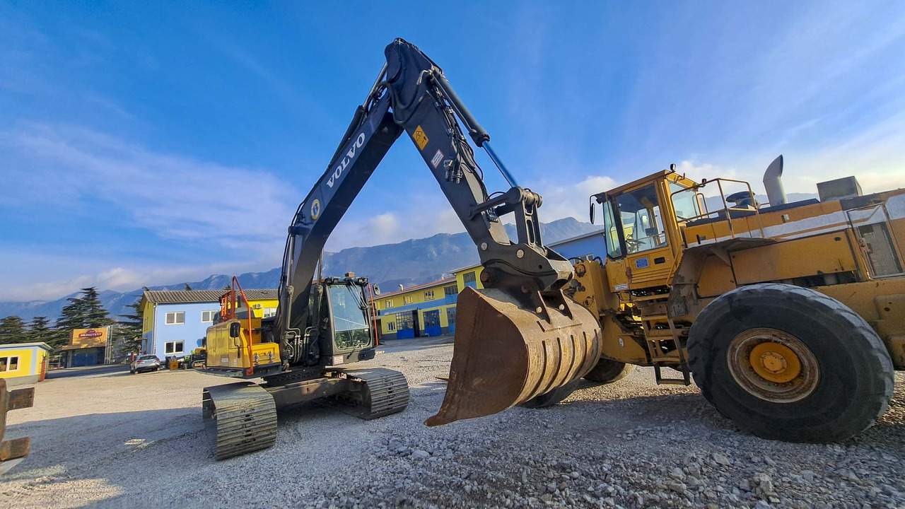 Volvo EC220EL - Crawler excavator: picture 3 Volvo EC220EL - Crawler excavator: picture 3