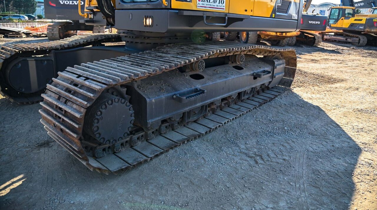 Crawler excavator Volvo EC350DL: picture 10