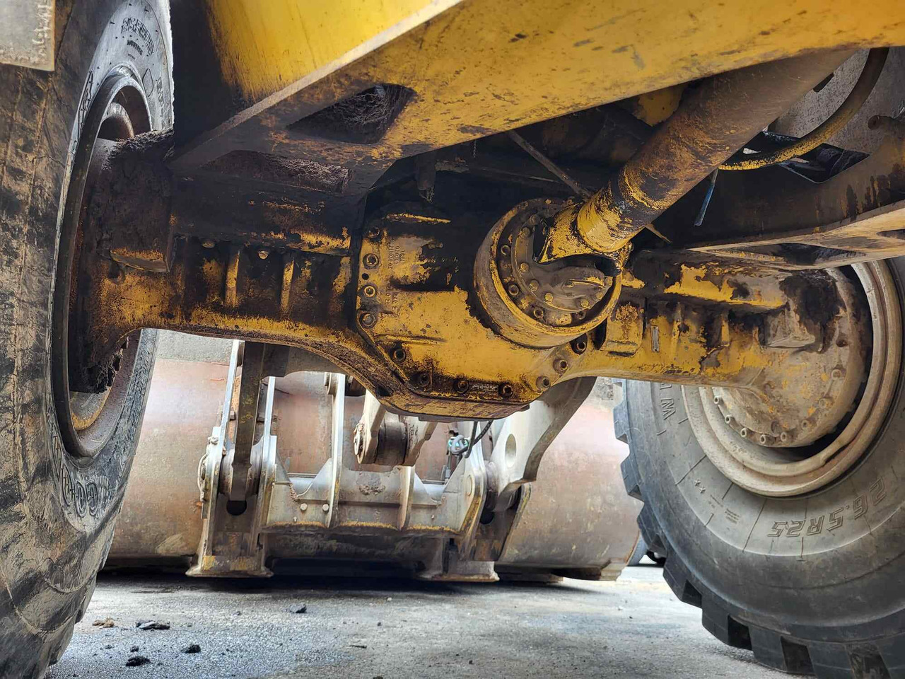 Volvo front axle - Front axle for Loader: picture 1 Volvo front axle - Front axle for Loader: picture 1