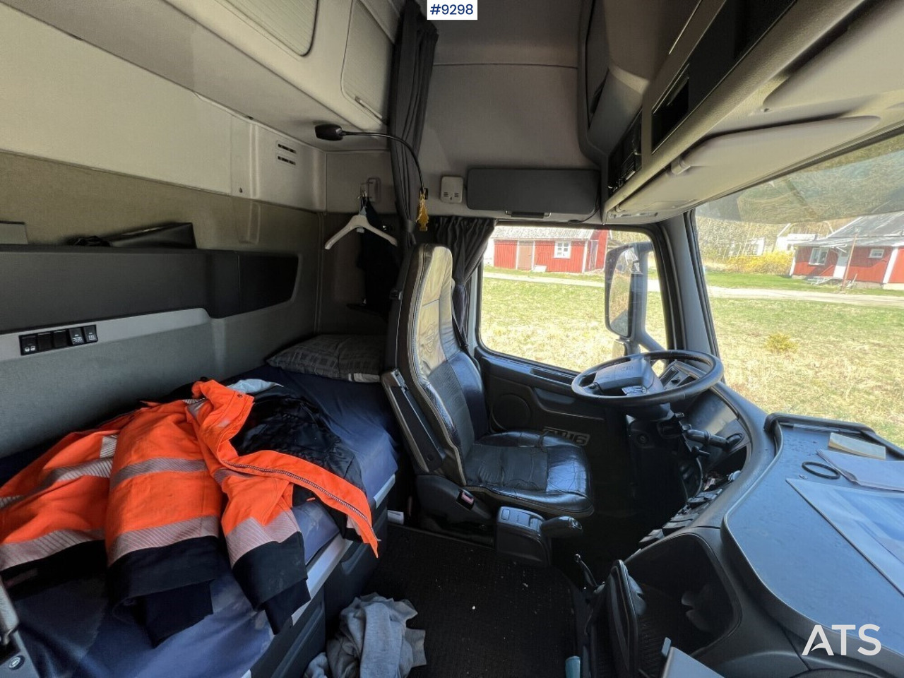 Box Truck - VOLVO FH16 with trailer - Box truck: picture 5 Box Truck - VOLVO FH16 with trailer - Box truck: picture 5