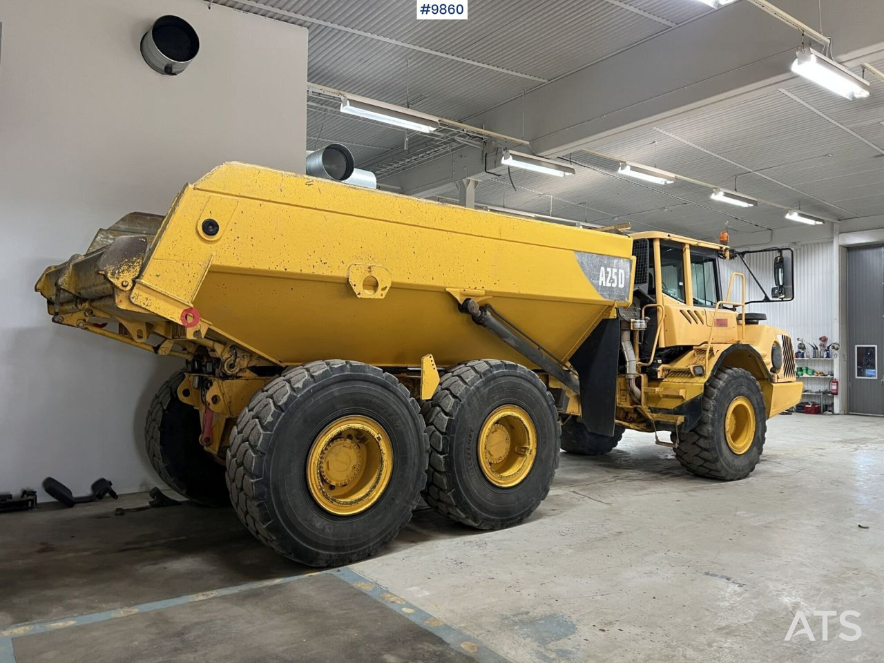 Dumper Volvo A25D 6x6 - Articulated dumper: picture 3 Dumper Volvo A25D 6x6 - Articulated dumper: picture 3