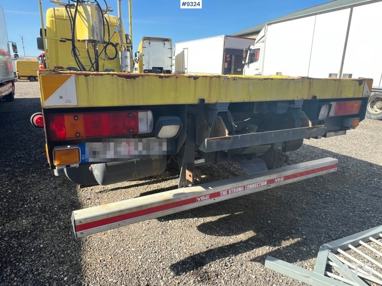 Dropside/ Flatbed truck Flatbed truck Scania R124GB8X26NB420: picture 10
