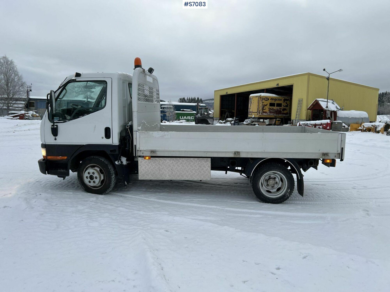 Mitsubishi Canter FB634 Intercooler, tiltable cabin - Dropside/ Flatbed truck: picture 3 Mitsubishi Canter FB634 Intercooler, tiltable cabin - Dropside/ Flatbed truck: picture 3