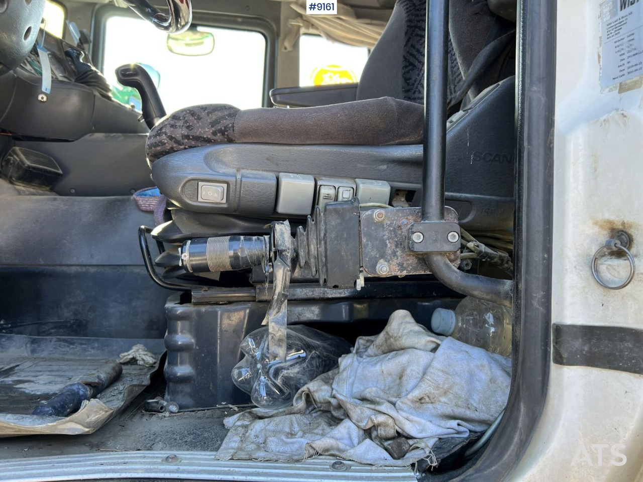 Cab chassis truck Scania R124 with cameleont quick lock, underbite and plow attachments: picture 45