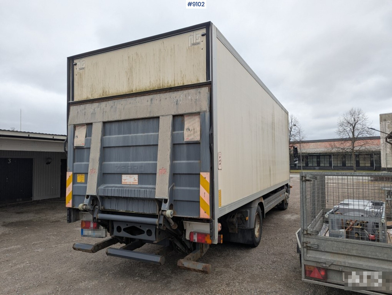 Skåpbil distribution Mercedes Benz 1224 L 4X2 - Box truck: picture 2 Skåpbil distribution Mercedes Benz 1224 L 4X2 - Box truck: picture 2