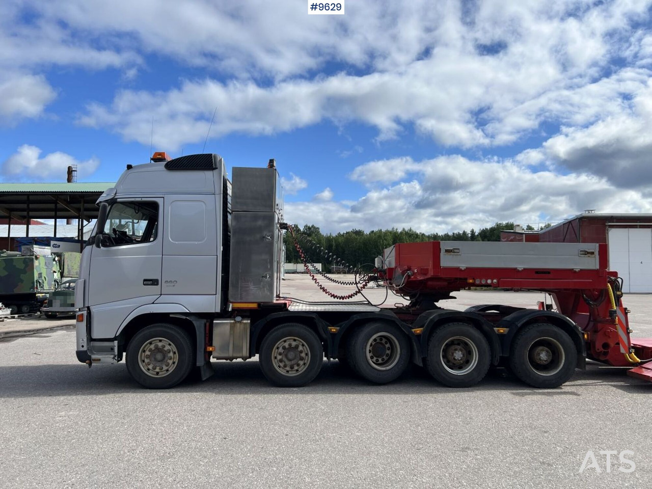 Tractor unit, Low loader semi-trailer Volvo FH16 5-axle tractor unit, GOLDHOFER STZ-VL 4-41/80 trailer: picture 8 Tractor unit, Low loader semi-trailer Volvo FH16 5-axle tractor unit, GOLDHOFER STZ-VL 4-41/80 trailer: picture 8