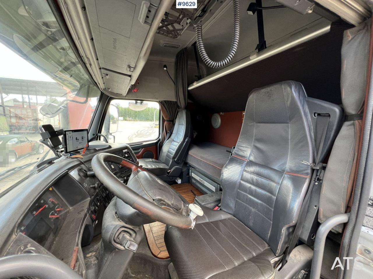 Tractor unit, Low loader semi-trailer Volvo FH16 5-axle tractor unit, GOLDHOFER STZ-VL 4-41/80 trailer: picture 6 Tractor unit, Low loader semi-trailer Volvo FH16 5-axle tractor unit, GOLDHOFER STZ-VL 4-41/80 trailer: picture 6