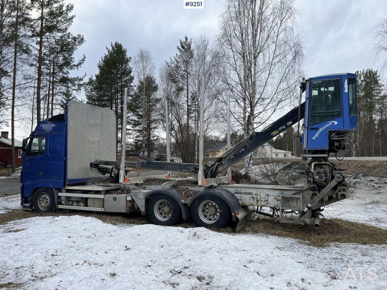 Interior photo 1: Timber truck Volvo FH 16 6*4 Logging truck with crane