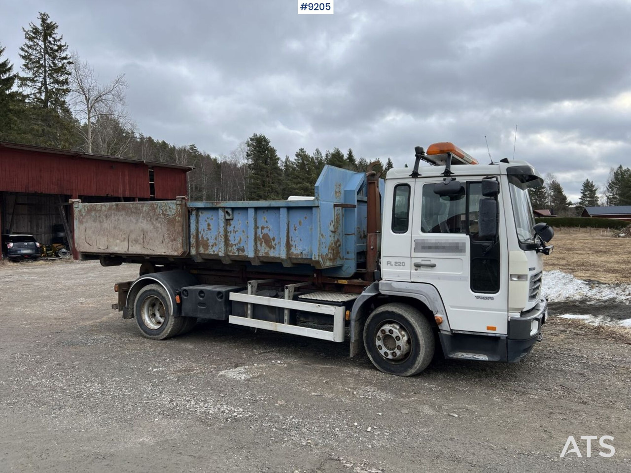 Volvo FL 6 4X2 Truncated hooklift with flatbed - Hook lift truck: picture 1 Volvo FL 6 4X2 Truncated hooklift with flatbed - Hook lift truck: picture 1