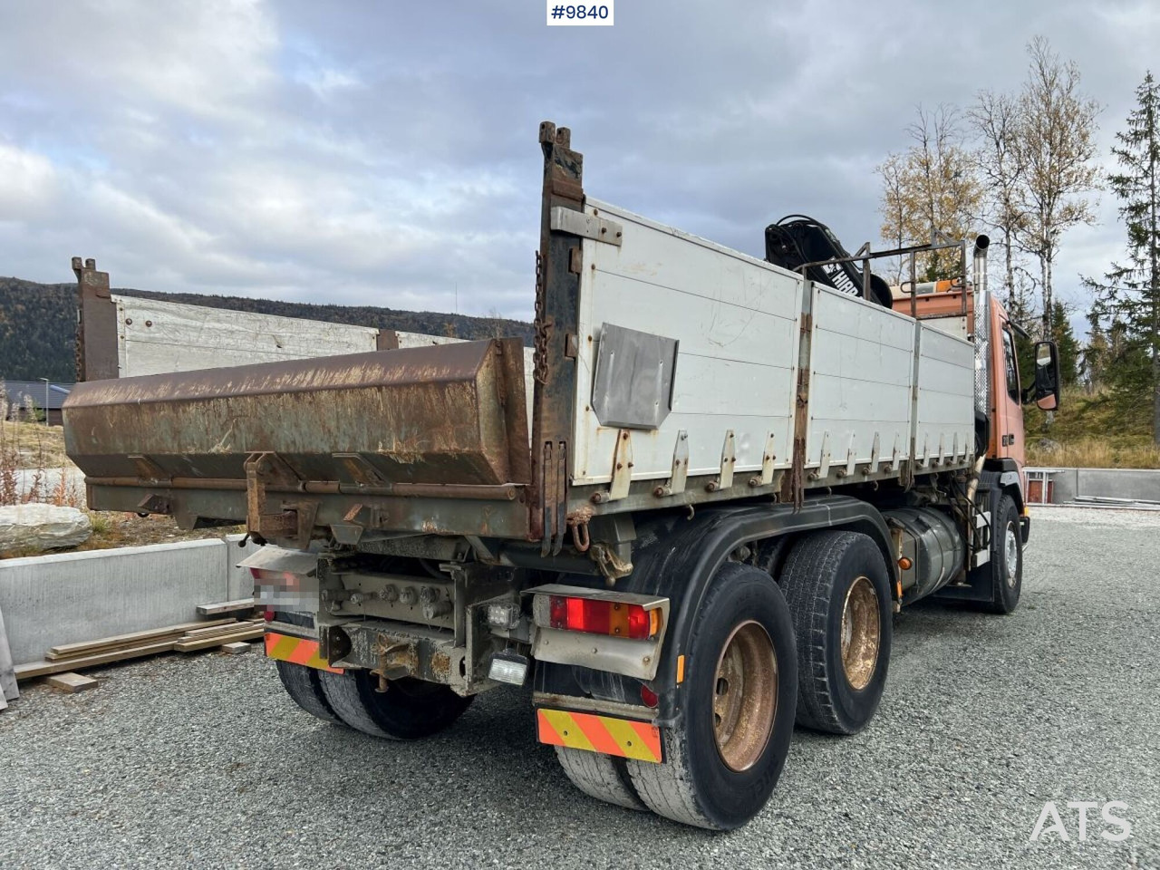 Volvo FM7 crane truck/tipper truck with Hiab 112 (video) - Tipper: picture 5 Volvo FM7 crane truck/tipper truck with Hiab 112 (video) - Tipper: picture 5