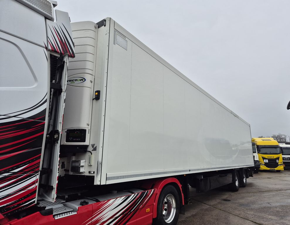Krone SZ Carrier Vector 1950 *+-30°*Rolltor/Smartboard Krone SZ Carrier Vector 1950 *+-30°*Rolltor/Smartboard - Refrigerator semi-trailer: picture 1 Krone SZ Carrier Vector 1950 *+-30°*Rolltor/Smartboard Krone SZ Carrier Vector 1950 *+-30°*Rolltor/Smartboard - Refrigerator semi-trailer: picture 1