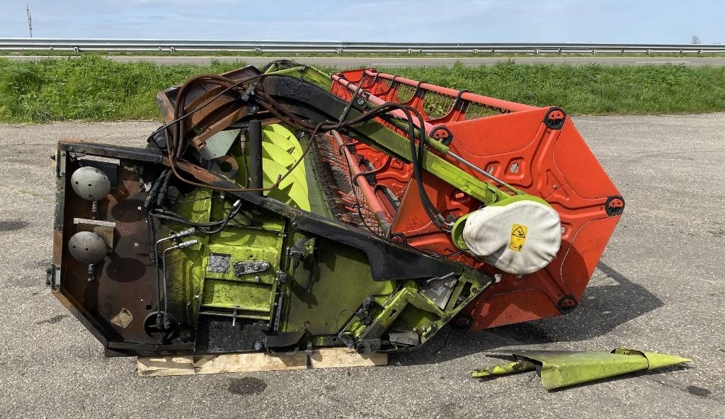 Claas V770 Type 528 - Harvester attachment: picture 3 Claas V770 Type 528 - Harvester attachment: picture 3