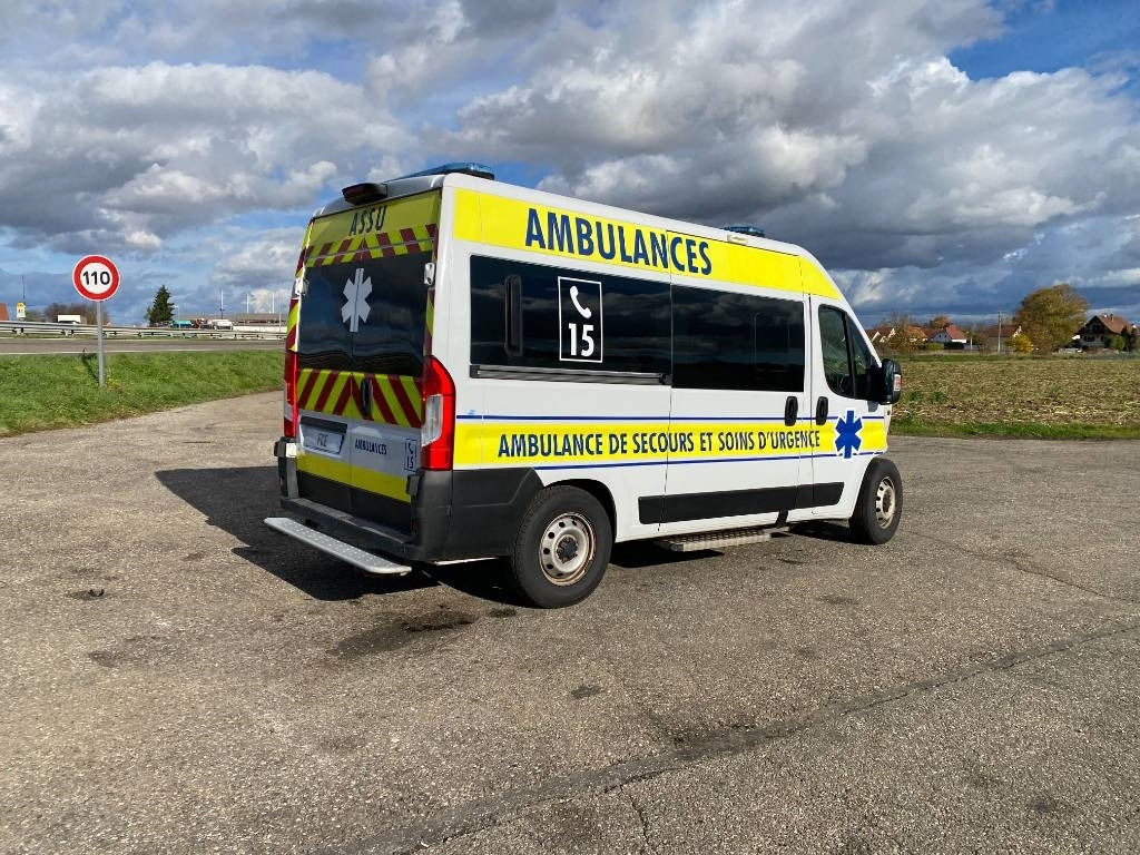 Fiat LES DAUPHINS/DUCATO TORINO 2.3M-Jet 160 endommagée - Box van: picture 4 Fiat LES DAUPHINS/DUCATO TORINO 2.3M-Jet 160 endommagée - Box van: picture 4