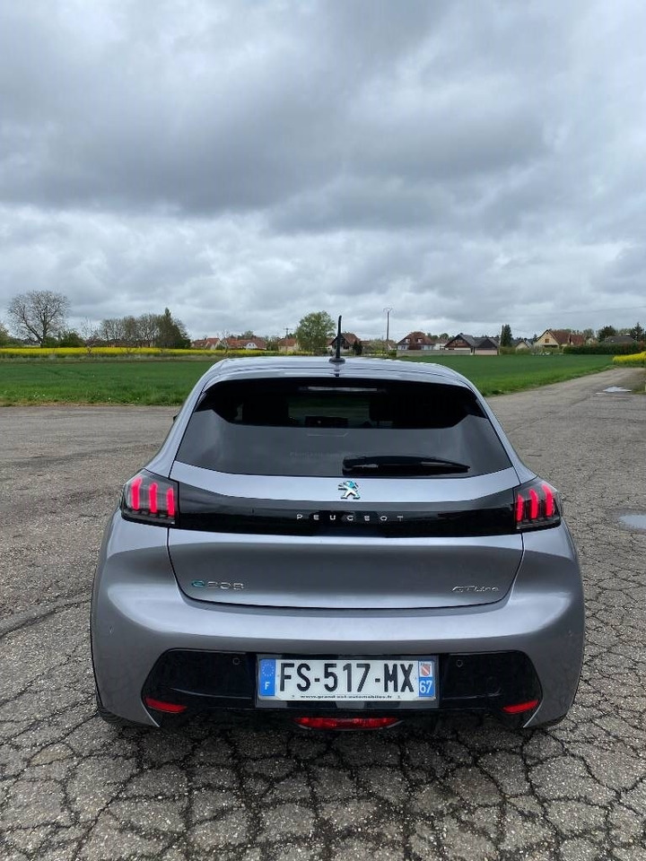 Peugeot e208 136/GT-Line Toit Panoramique 1er Main - Car: picture 5 Peugeot e208 136/GT-Line Toit Panoramique 1er Main - Car: picture 5