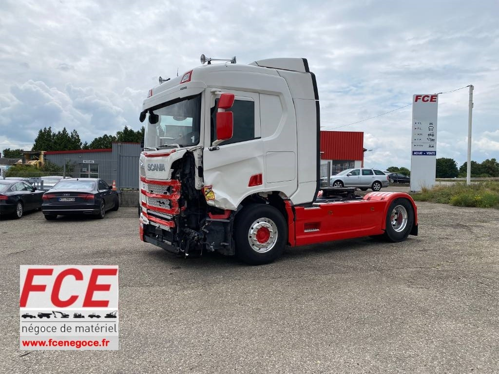 Scania R 460 A4x2NA / RETARDER endommagé - Tractor unit: picture 1 Scania R 460 A4x2NA / RETARDER endommagé - Tractor unit: picture 1