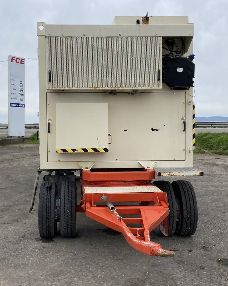 UNIVAC ASPIRATEUR MOBILE UNIVAC SC90DAV9AR-C - Vacuum truck: picture 2 UNIVAC ASPIRATEUR MOBILE UNIVAC SC90DAV9AR-C - Vacuum truck: picture 2