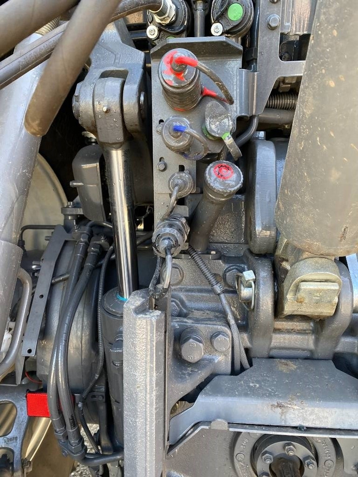 Farm tractor Valtra Q 285 Carte Grise Française 1er Main endommagé: picture 40