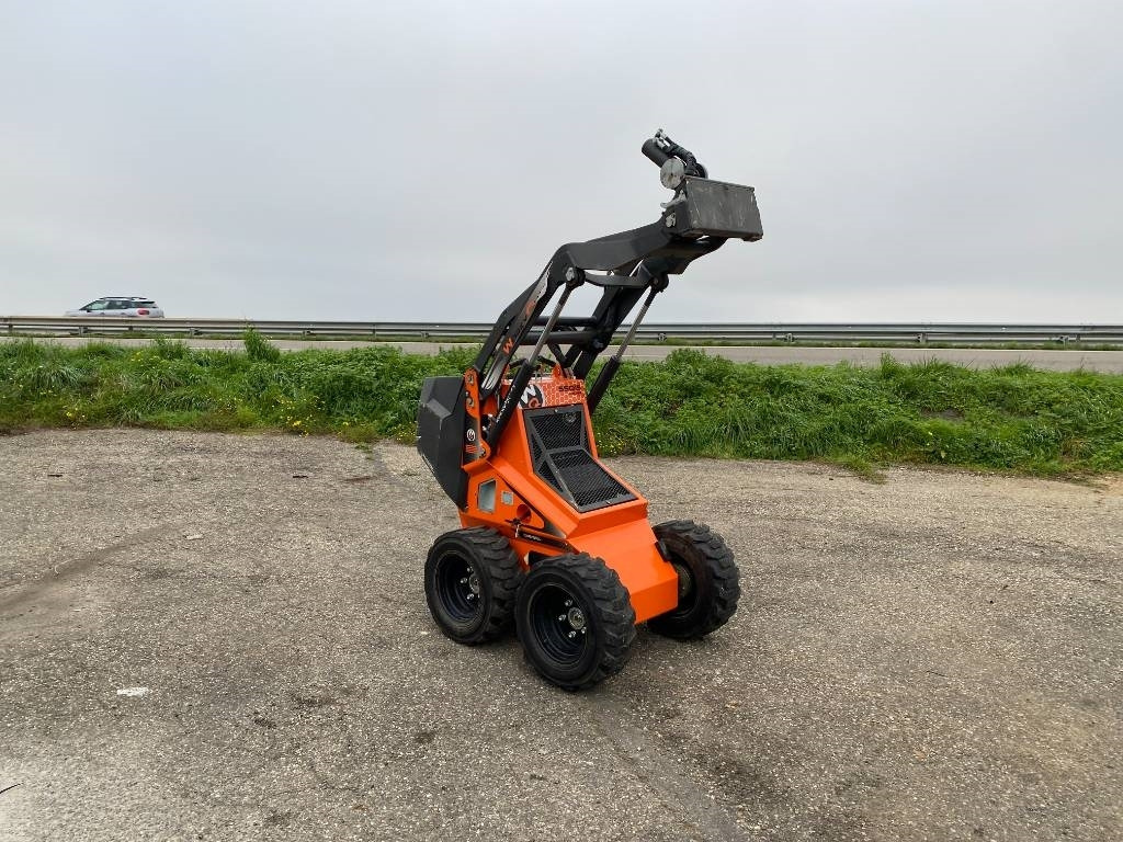 WorkyQuad WORKYQUAD SSQ15D Origine Française endommagée - Compact loader: picture 3 WorkyQuad WORKYQUAD SSQ15D Origine Française endommagée - Compact loader: picture 3