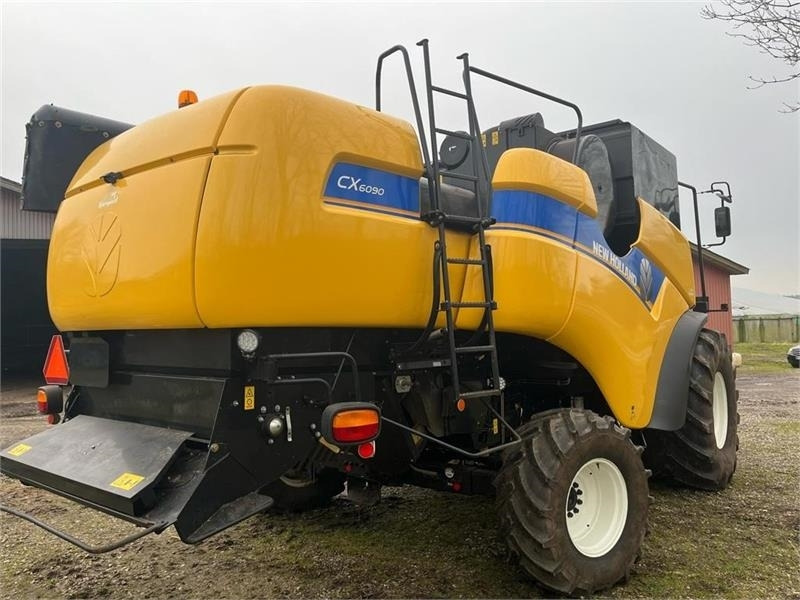 New Holland CX 6090 4wd - Combine harvester: picture 5 New Holland CX 6090 4wd - Combine harvester: picture 5