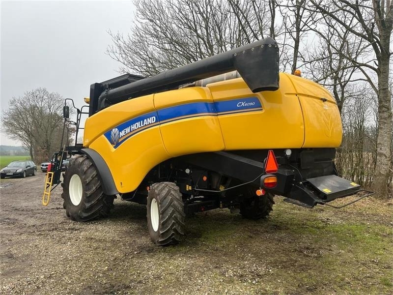New Holland CX 6090 4wd - Combine harvester: picture 4 New Holland CX 6090 4wd - Combine harvester: picture 4
