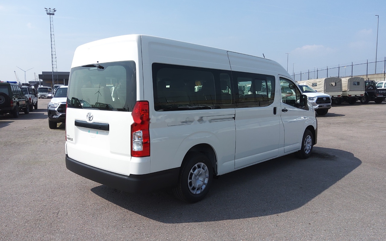 New Minibus, Passenger van Toyota Hiace HIGH ROOF / TOIT HAUT 2.8L Diesel Manual base: picture 8
