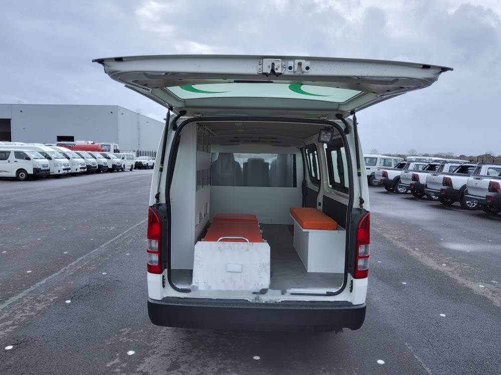 New Minibus, Passenger van Toyota Hiace STANDARD ROOF ambulance 2.5L Diesel Manual: picture 8