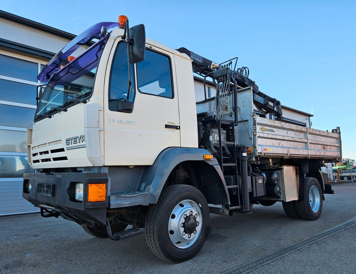 MAN LE 14.250 4x4 HIAB 077BS-2 Kran Greifer - Tipper, Crane truck: picture 5 MAN LE 14.250 4x4 HIAB 077BS-2 Kran Greifer - Tipper, Crane truck: picture 5