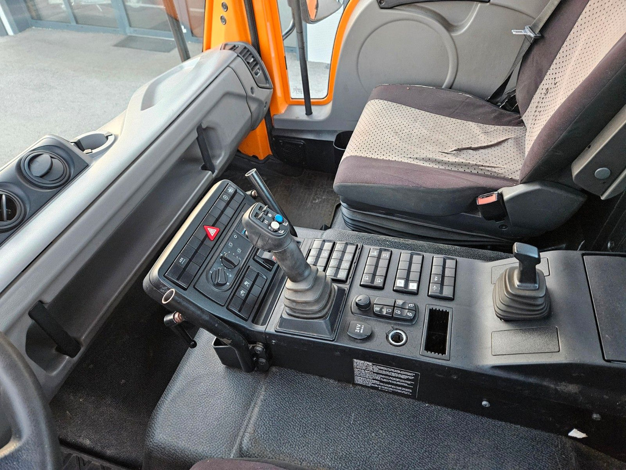 Tipper Unimog U427 UGE Euro6 VarioPilot Hydrostat: picture 10 Tipper Unimog U427 UGE Euro6 VarioPilot Hydrostat: picture 10