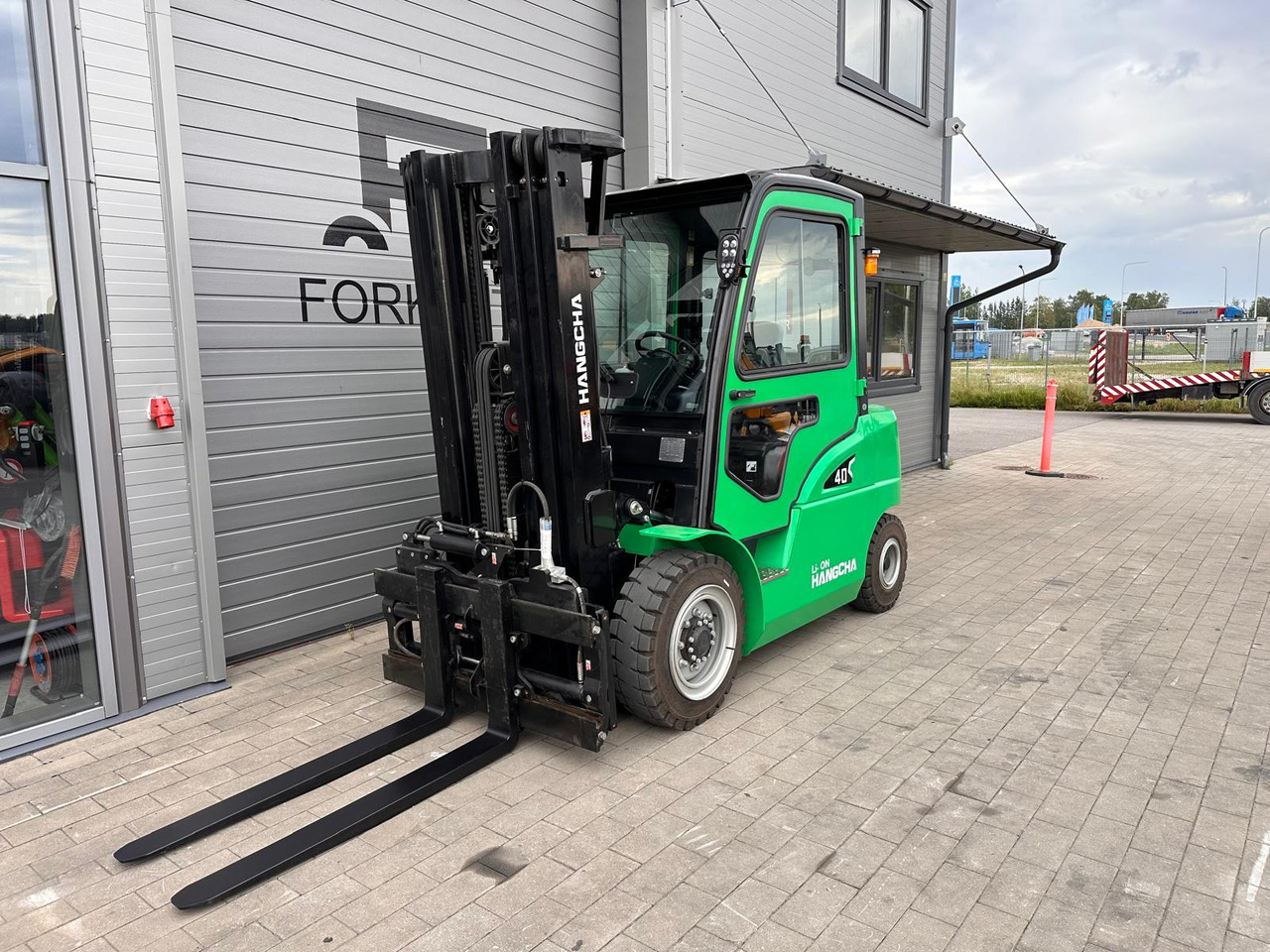 HC XC CPD40-XD4-SI28 - Electric forklift: picture 1 HC XC CPD40-XD4-SI28 - Electric forklift: picture 1